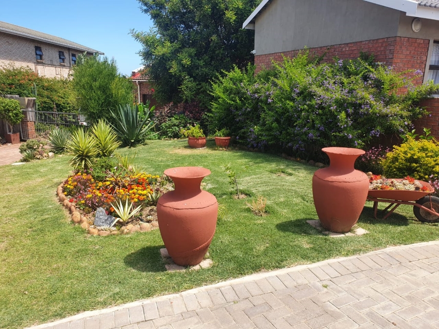 2 Bedroom Property for Sale in Ferreira Town Eastern Cape